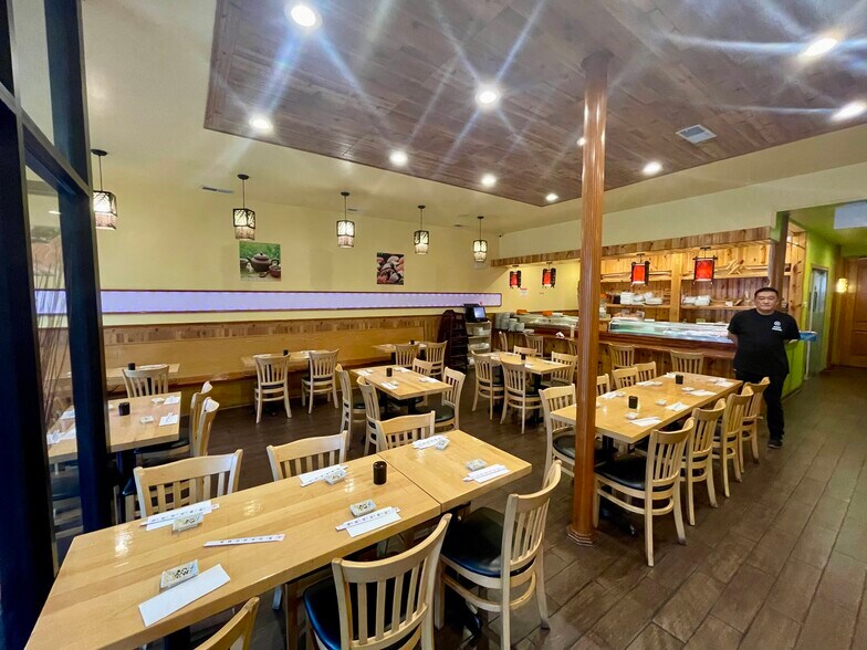 More Photos Of 4750 N Western Ave, Chicago Restaurant For Sale