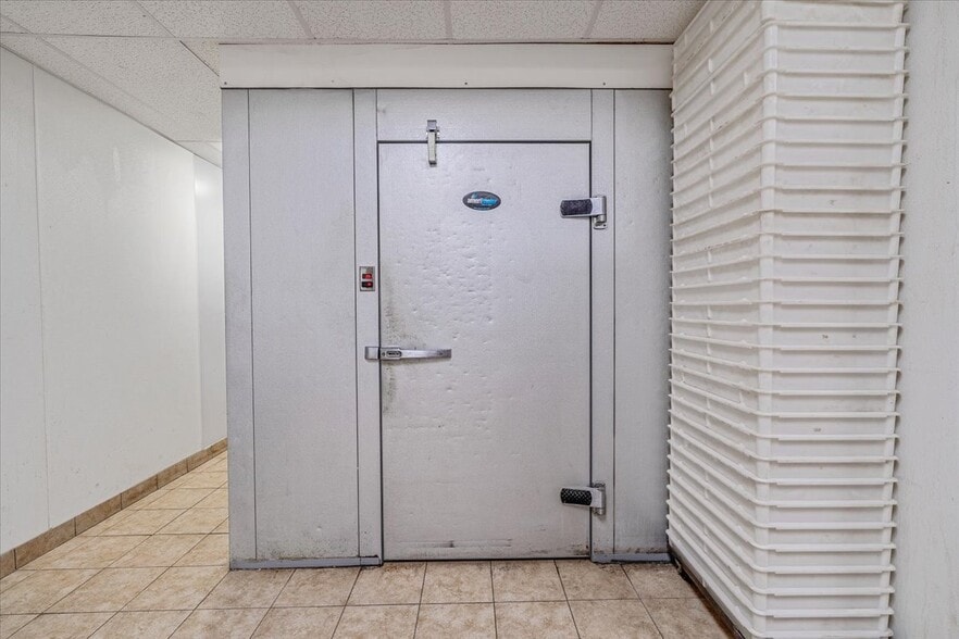 More Photos Of 3404 Main St, Homestead Storefront For Sale