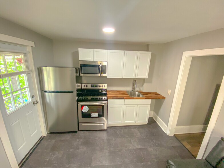 More Photos Of 41 1/2 Fayette St, Binghamton Apartments For Sale