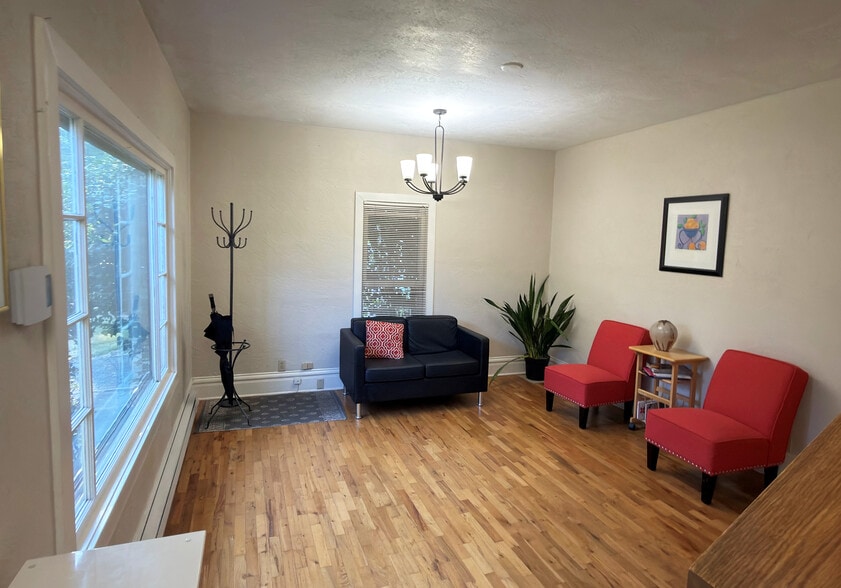 More Photos Of 292 W 12th Ave, Eugene Office For Sale