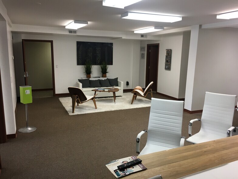 More Photos Of 50 E Olentangy St, Powell Office For Lease