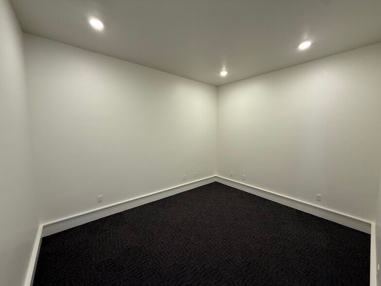 More Photos Of 8808 Valencia Ave, Lubbock Warehouse For Sale