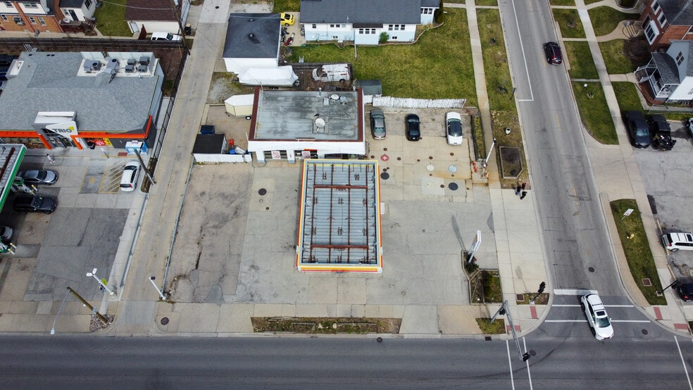 More Photos Of 1200 W Touhy Ave, Park Ridge Service Station For Sale