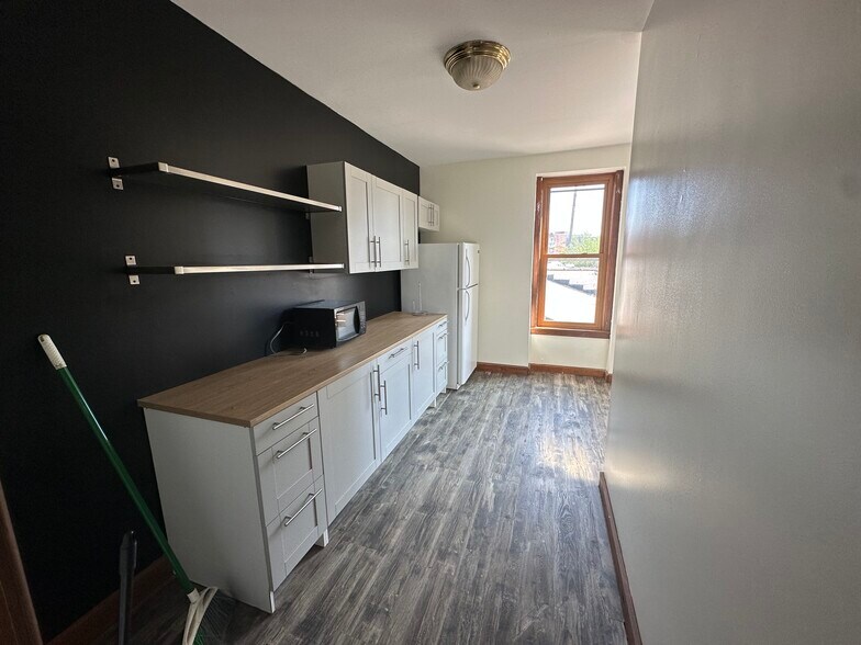 More Photos Of 607-611 Massachusetts Ave, Indianapolis Storefront Retail Office For Lease