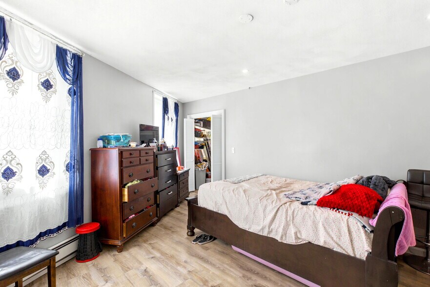 More Photos Of 142 Meridian St, Boston Multifamily For Sale