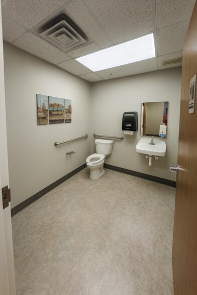 More Photos Of 2660 W Market St, Akron Medical For Lease