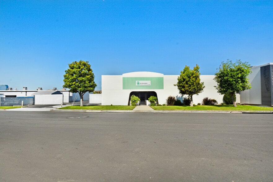 Primary Photo Of 2221 S Dupont Dr, Anaheim Warehouse For Sale