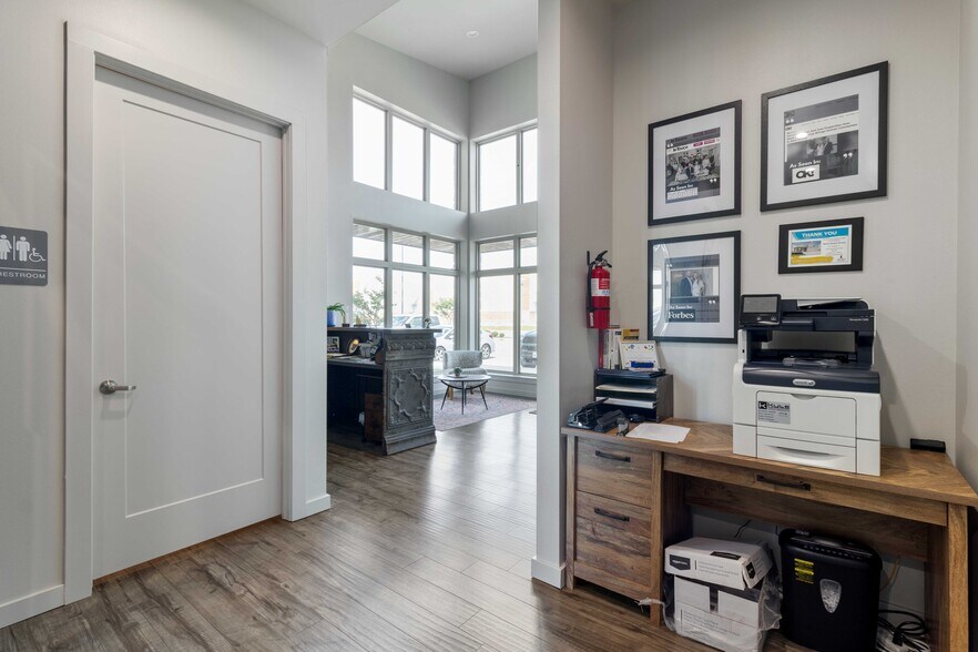 More Photos Of 4438 Highway 6 S, College Station Office For Sale