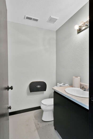 More Photos Of 11445 N Reed Rd, Hayden Warehouse For Sale