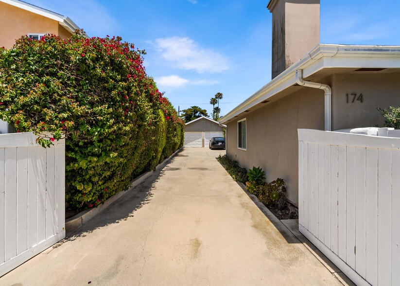 More Photos Of 174 Flower St, Costa Mesa Apartments For Sale