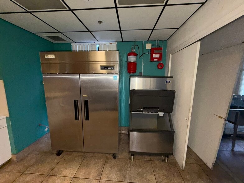 More Photos Of 7181 S US Highway 1, Fort Pierce Freestanding For Lease