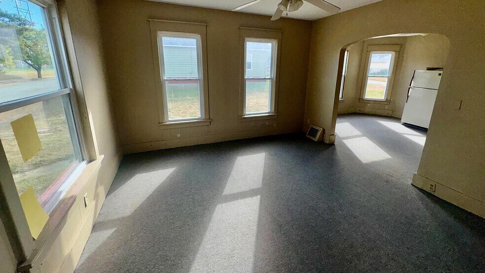 More Photos Of 1600 9th St, Rock Island Apartments For Sale