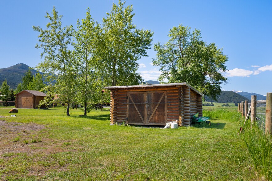 More Photos Of 70 Williams Rd E, Gallatin Gateway Flex For Sale