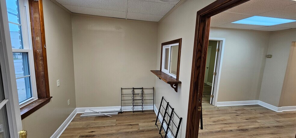 More Photos Of 200 Industrial Ave, Jefferson Warehouse For Lease