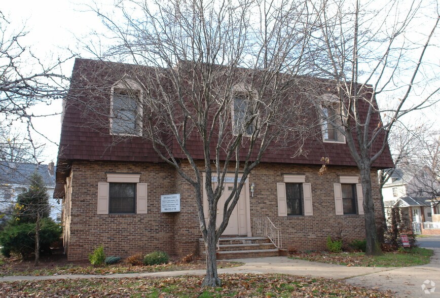 More Photos Of 100 Grove St, Elizabeth Medical For Lease