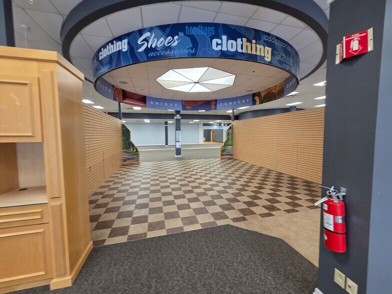 More Photos Of 2622 Scottsville Rd, Bowling Green General Retail For Lease
