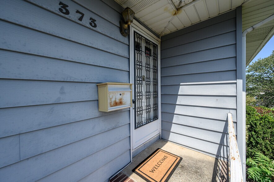 More Photos Of 373 Ford Ave, Fords Medical For Sale