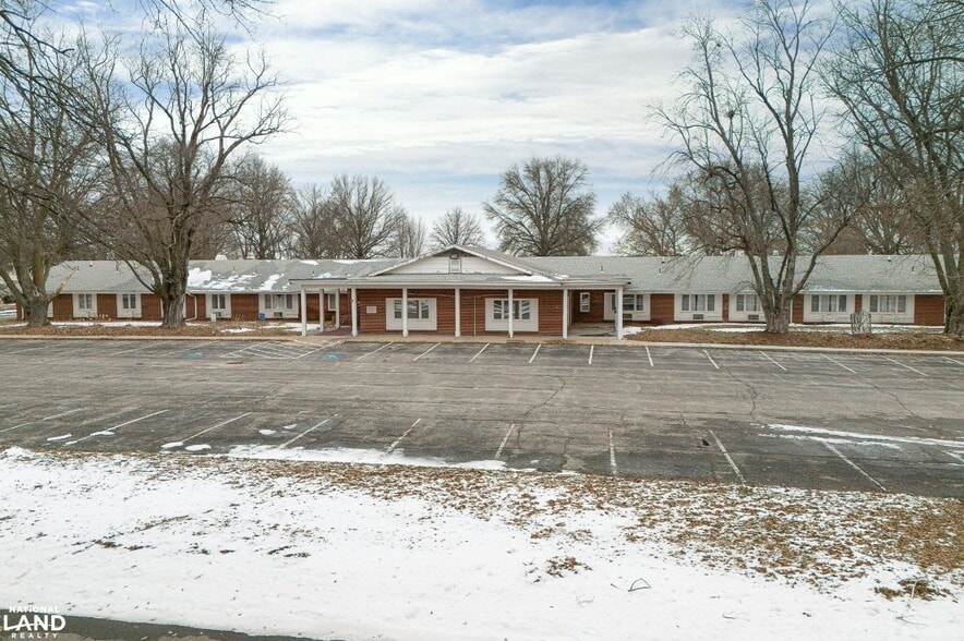 More Photos Of 300 Cedar St, Tarkio Skilled Nursing Facility For Sale