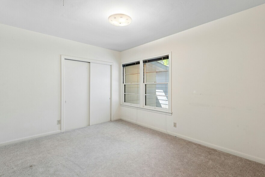 More Photos Of 6401 Menchaca Rd, Austin Flex For Sale