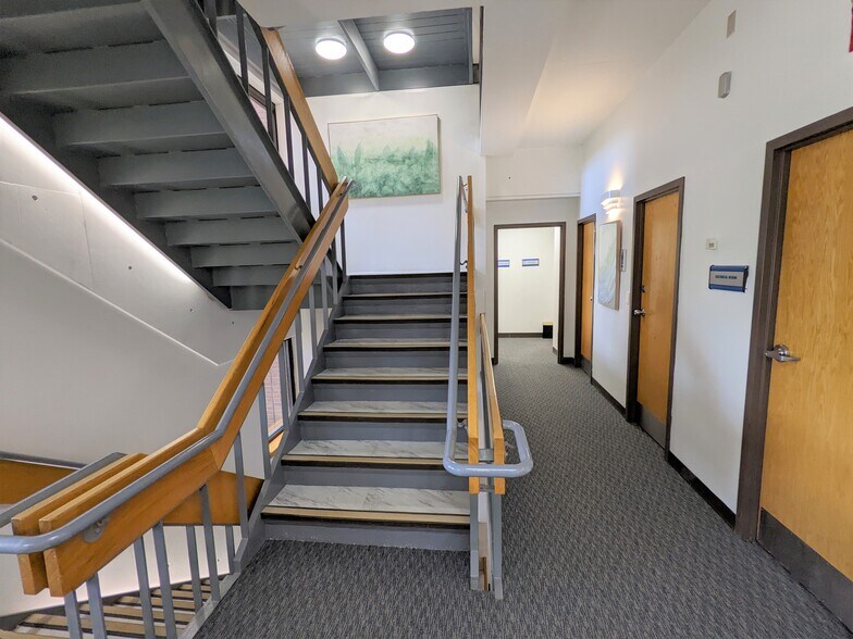 More Photos Of 411 Massachusetts Ave, Acton Medical For Lease