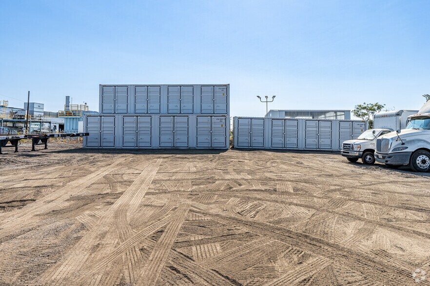 More Photos Of 1660 E 32nd St, Long Beach Land For Lease