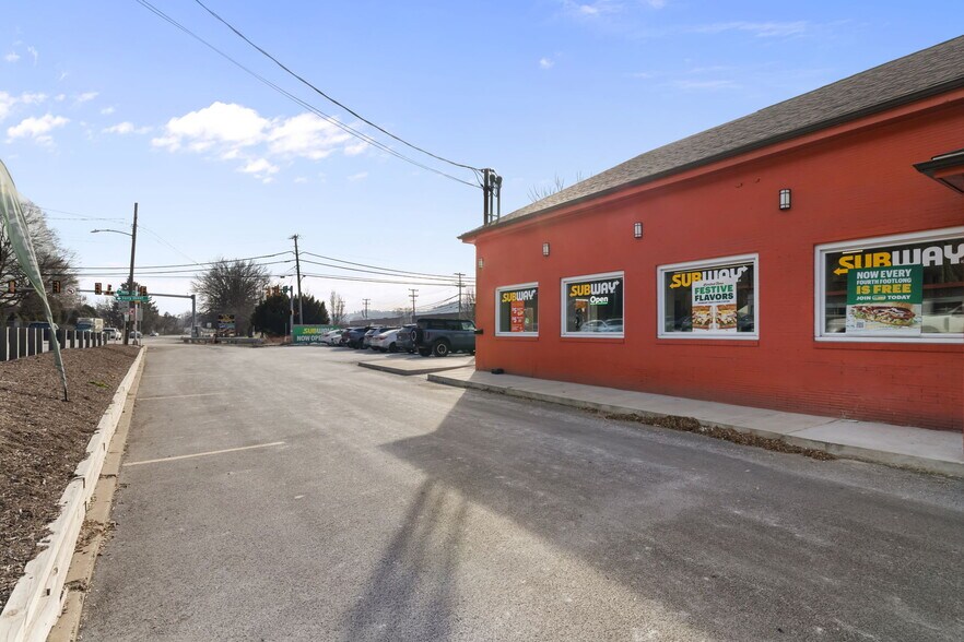 More Photos Of 99 Ohio River Blvd, Leetsdale Fast Food For Sale