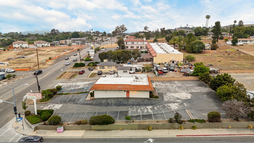 More Photos Of 1825 E Vista Way, Vista Restaurant For Sale