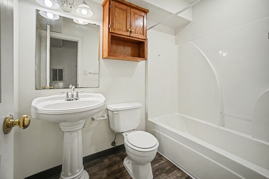 More Photos Of 709 W Truman Rd, Independence Apartments For Sale