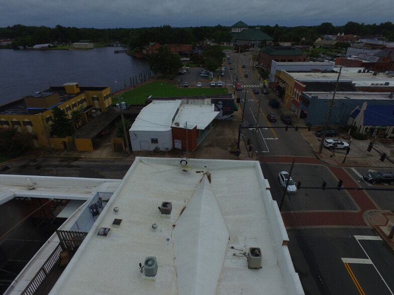 More Photos Of 100 S Water St, Elizabeth City General Retail For Sale