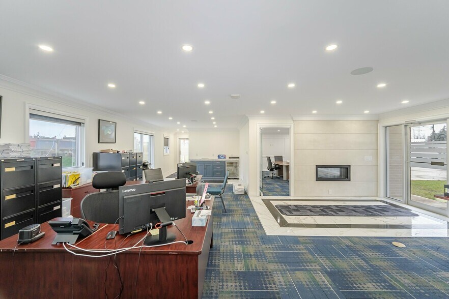 More Photos Of 140-160 Derry Rd E, Mississauga Office For Sale