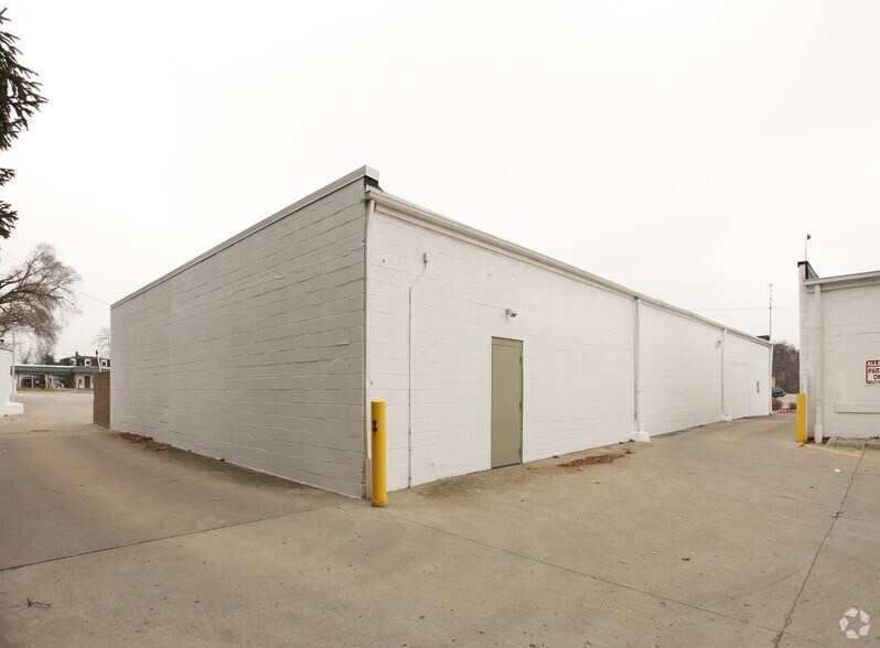 More Photos Of 620 W Grand River Ave, Brighton Freestanding For Lease