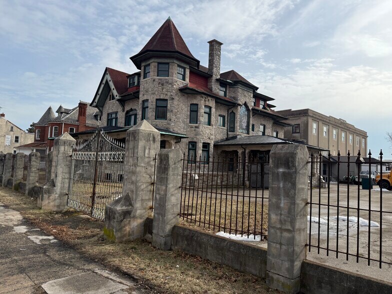 More Photos Of 624 W Main St, Norristown Warehouse For Sale