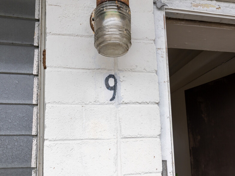 More Photos Of 1420 Wilder Ave, Honolulu Apartments For Sale