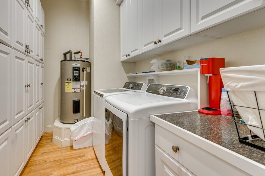 More Photos Of 87 Tennessee St, Murphy Storefront Retail Residential For Sale