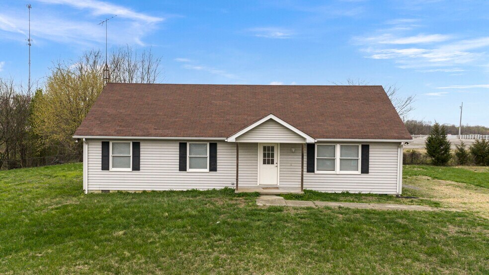 More Photos Of 5905 Veterans Memorial Hwy, Scottsville Showroom For Sale