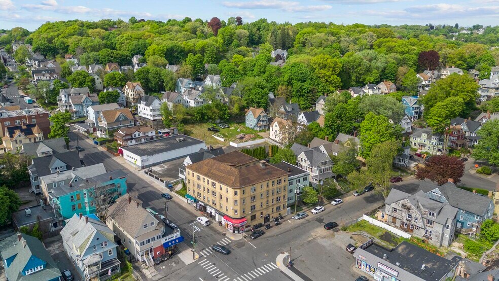 More Photos Of 174 Willow St, Waterbury Apartments For Sale
