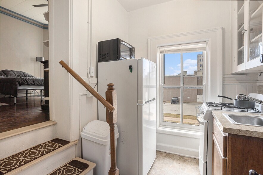 More Photos Of 701 Center Ave, Bay City Apartments For Sale