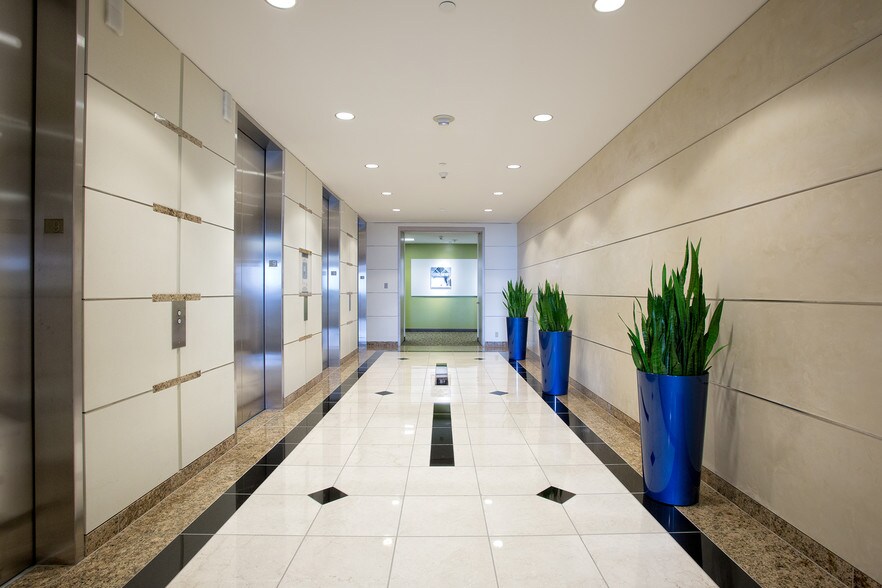 More Photos Of 100 Spectrum Center Dr, Irvine Coworking Space