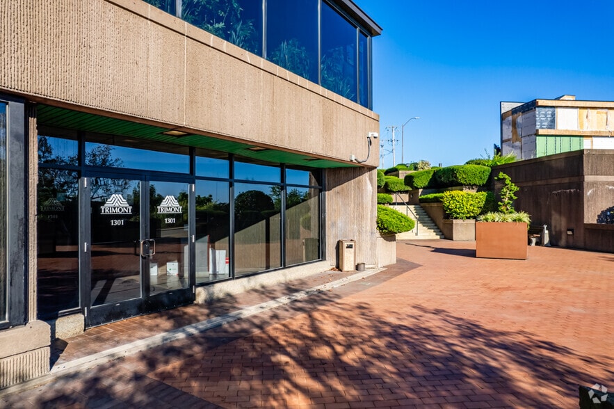More Photos Of 1301 Grandview Ave, Pittsburgh Office For Sale