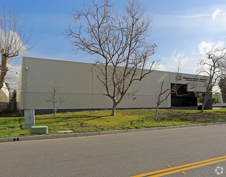 More Photos Of 1881 Kettering St, Irvine Manufacturing For Lease