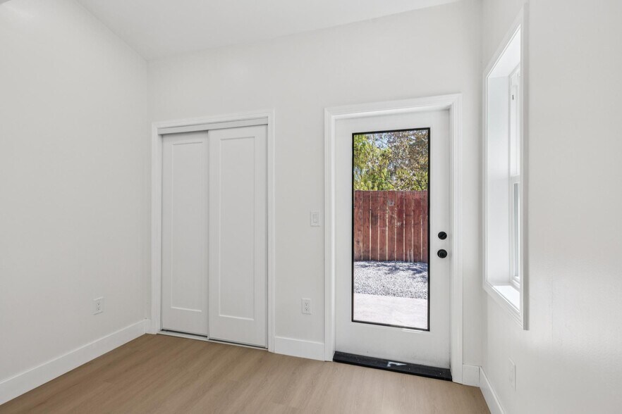 More Photos Of 846 Wilmac Ave, Novato Apartments For Sale
