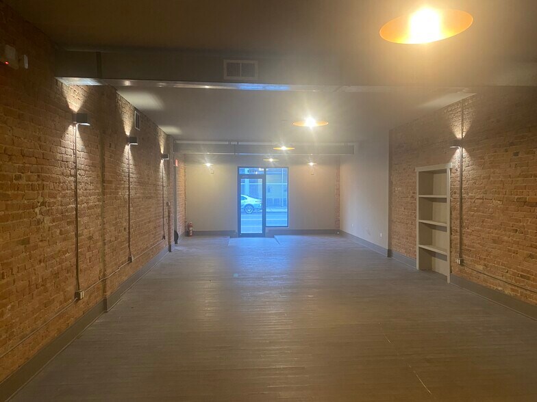 More Photos Of 6200 Roosevelt Rd, Oak Park Storefront Retail Office For Lease