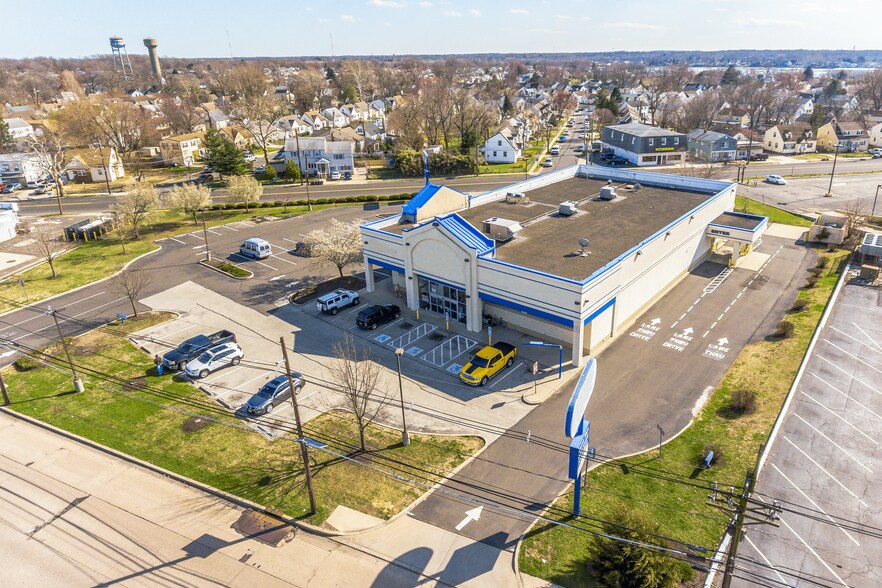 Primary Photo Of 702 Browning Ln, Gloucester City Drugstore For Lease