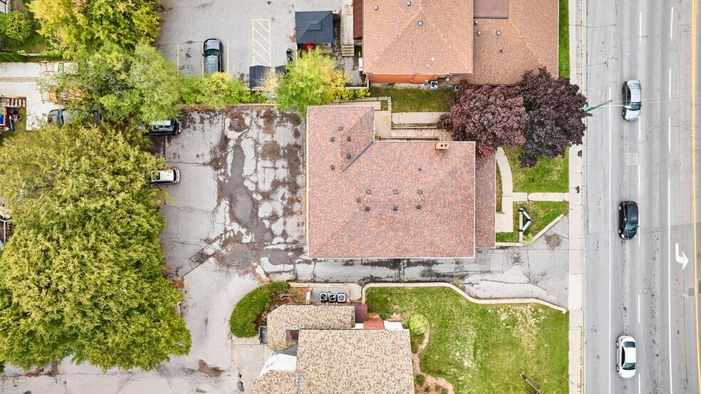 More Photos Of 215 Simcoe St N, Oshawa Office For Sale