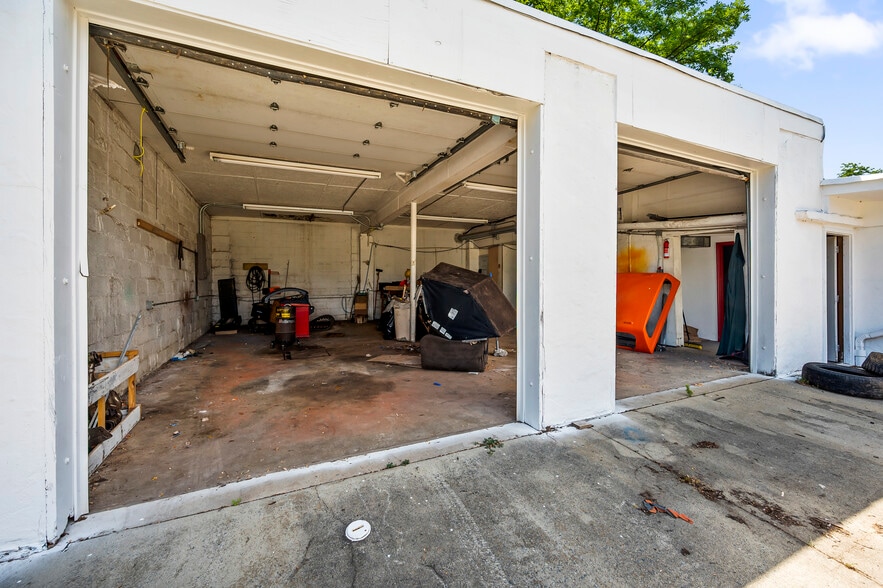 More Photos Of 5326 Main St, Walkertown Service For Sale