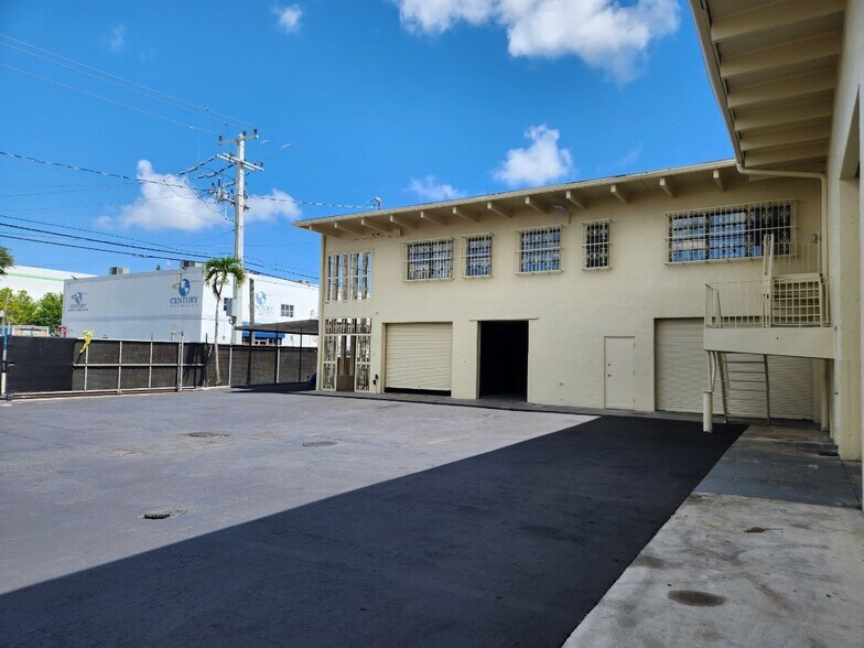 More Photos Of 890 SW 69th Ave, Miami Warehouse For Lease