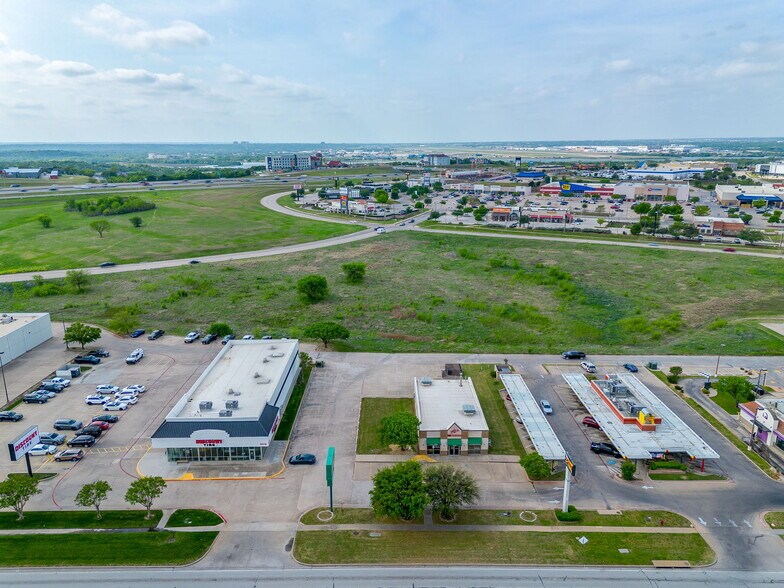 More Photos Of 6325 Lake Worth Blvd, Fort Worth General Retail For Sale