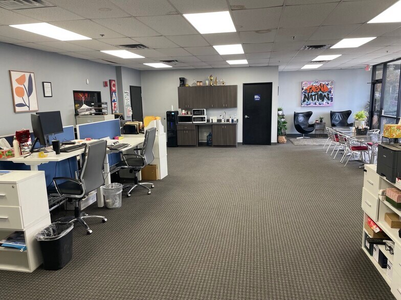 More Photos Of 3940 E Craig Rd, North Las Vegas Warehouse For Lease