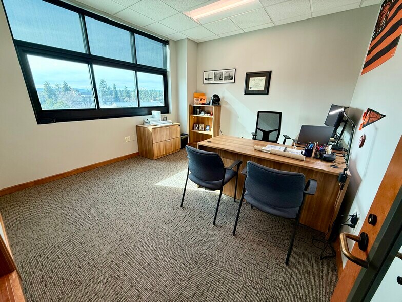 More Photos Of 550 NW Franklin Ave, Bend Medical For Lease