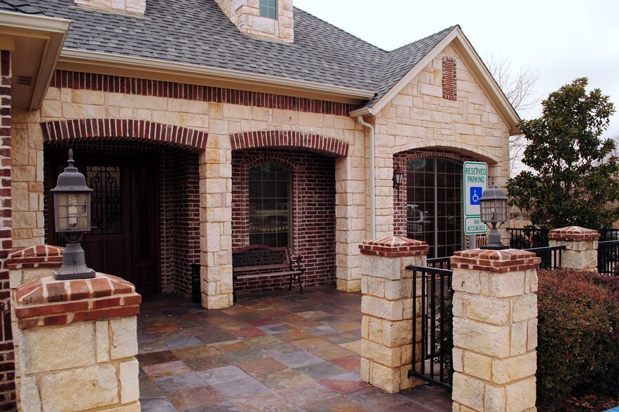 More Photos Of 1668 Keller Pky, Keller Office For Lease